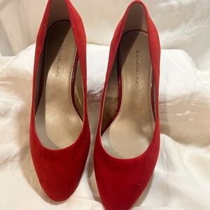Bandolino Red Suede Heels